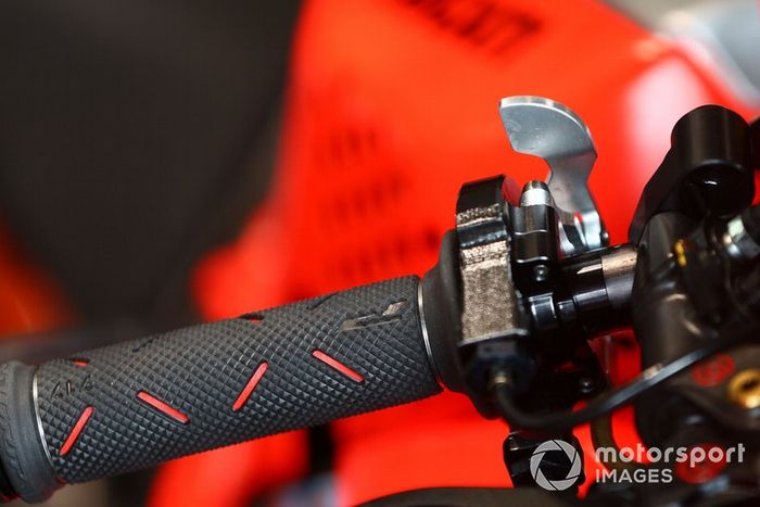 Alvaro Bautista, Aruba.it Racing-Ducati Team freno de pulgar