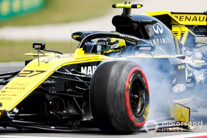 Nico Hulkenberg, Renault R.S. 19, depois de acidente que quebrou sua asa dianteira