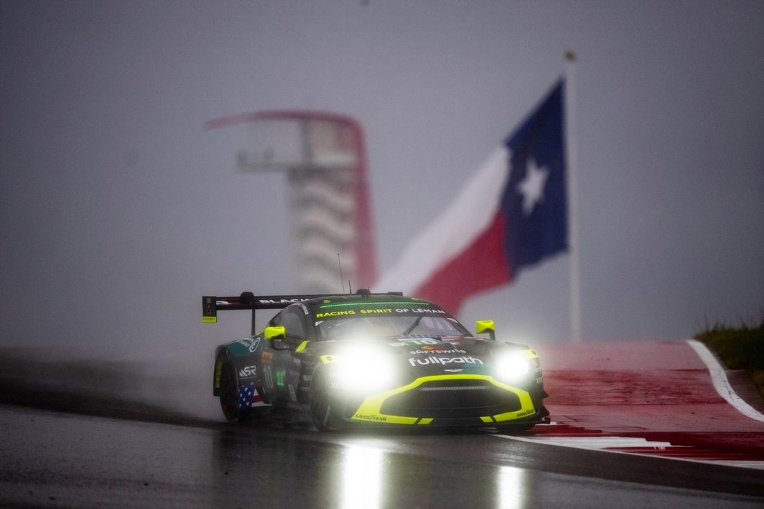 #10 Racing Spirit Of Leman Aston Martin Vantage AMR LMGT3: Derek Deboer, Eduardo Barrichello, Valentin Hasse Clot