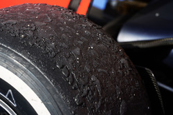 Зношені шини Pirelli