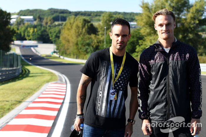 Xavi Forés, Chaz Davies