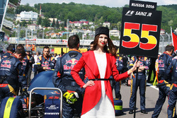 Chica de la parrilla para Carlos Sainz Jr., Scuderia Toro Rosso STR11
