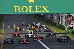 Sebastian Vettel, Ferrari SF16-H líder al inicio de la carrera