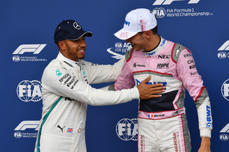 Lewis Hamilton, Mercedes AMG F1 ve Esteban Ocon, Racing Point Force India F1 Team, parc ferme