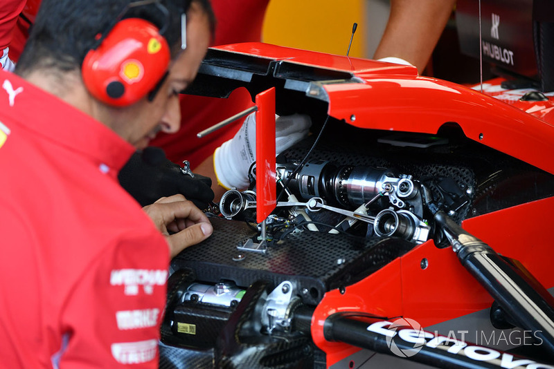 Передняя подвеска Ferrari SF71H