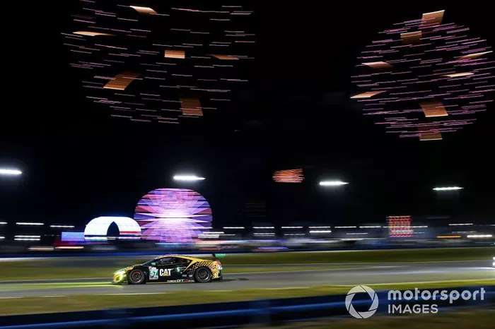 #57 Meyer Shank Racing w/ Curb-Agajanian Acura NSX GT3, GTD: Katherine Legge, Ana Beatriz, Simona De Silvestro, Christina Nielsen