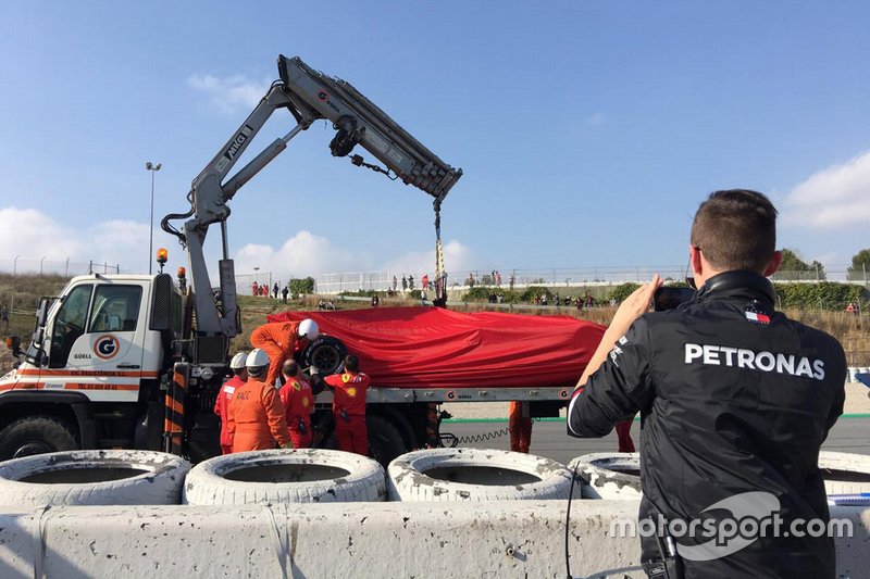 Sebastian Vettel, Ferrari SF90, dopo lo stop a bordo pista
