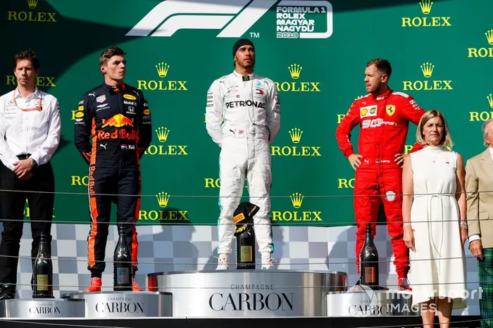 GP da Hungria: Hamilton vence batalha com Verstappen