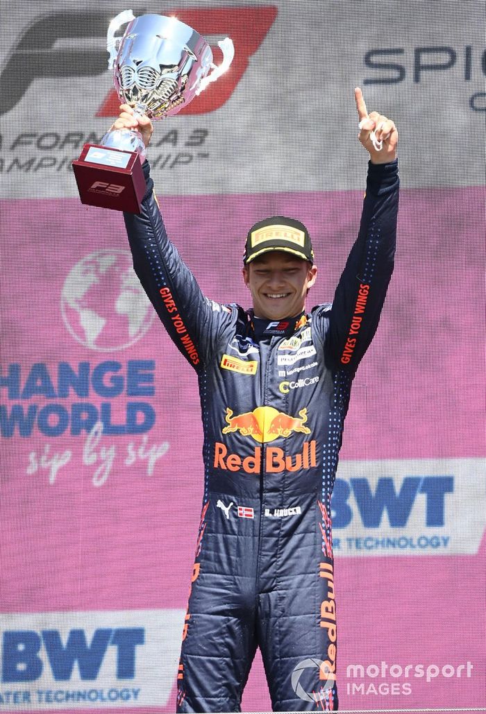 Podio: Ganador Dennis Hauger, Prema Racing