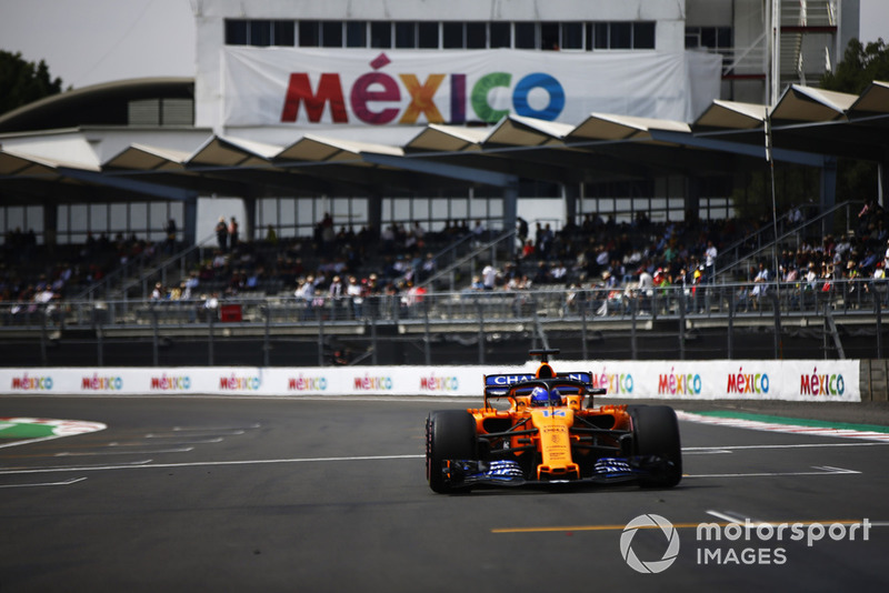 Fernando Alonso, McLaren MCL33, masuk ke grid