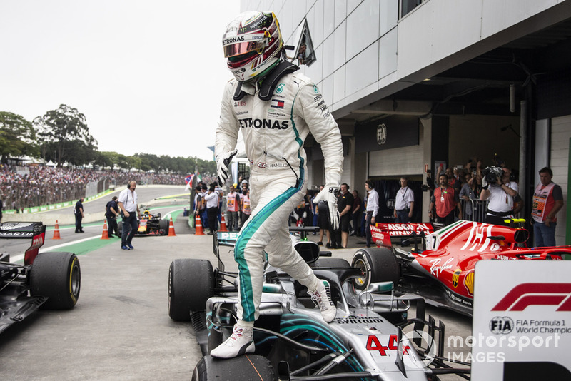 Lewis Hamilton, Mercedes AMG F1 W09 EQ Power+ celebra en Parc Ferme