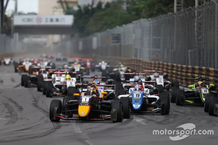 La largada, Dan Ticktum, Motopark Academy
