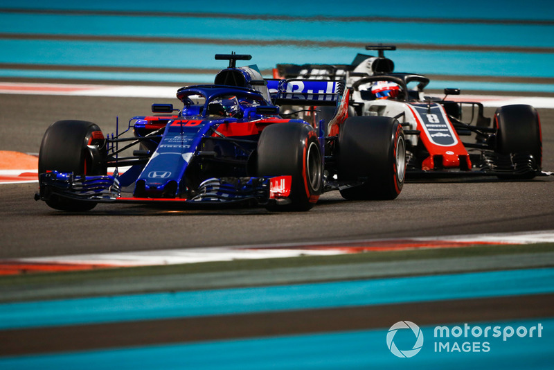 Brendon Hartley, Toro Rosso STR13 voor Romain Grosjean, Haas F1 Team VF-18 