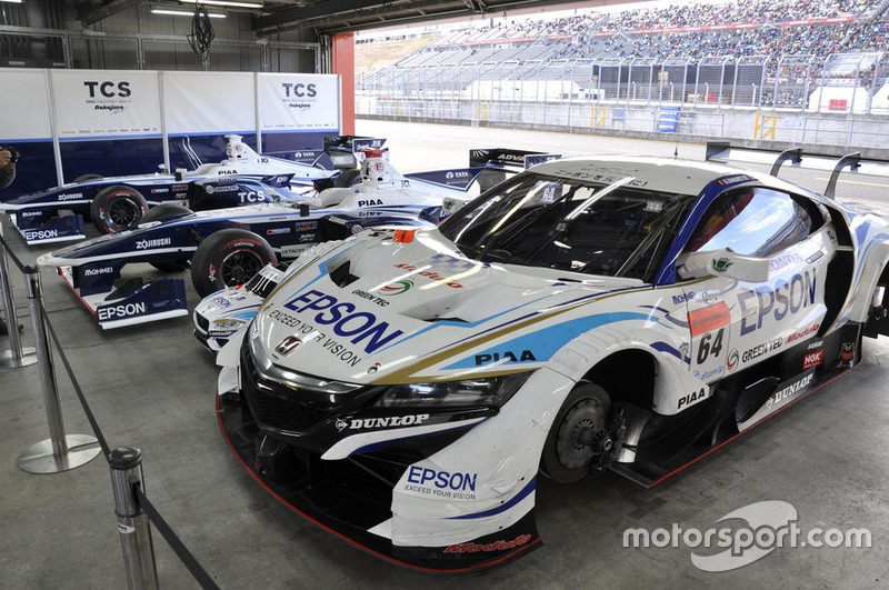 #64 Epson Modulo NSX-GT met de TCS Nakajima Racing Super Formula