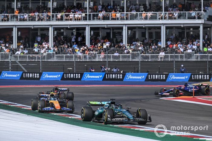 Lance Stroll, Aston Martin AMR24, Pierre Gasly, Alpine A524, Esteban Ocon, Alpine A524