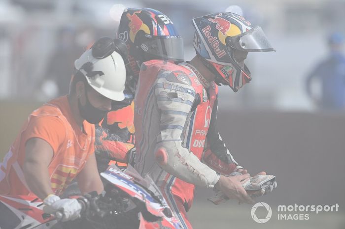 Caída de Jack Miller, Pramac Racing y Brad Binder, Red Bull KTM Factory Racing 