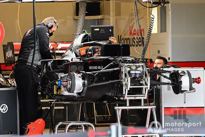 Haas VF-20 in the garage