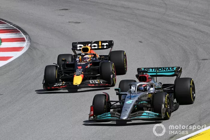 George Russell, Mercedes W13, Max Verstappen, Red Bull Racing RB18