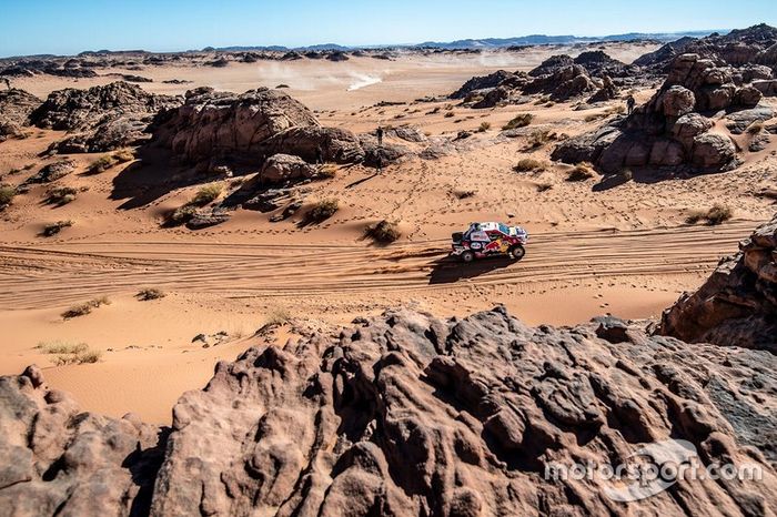 #304 Toyota Gazoo Racing: Giniel De Villiers, Alex Haro Bravo