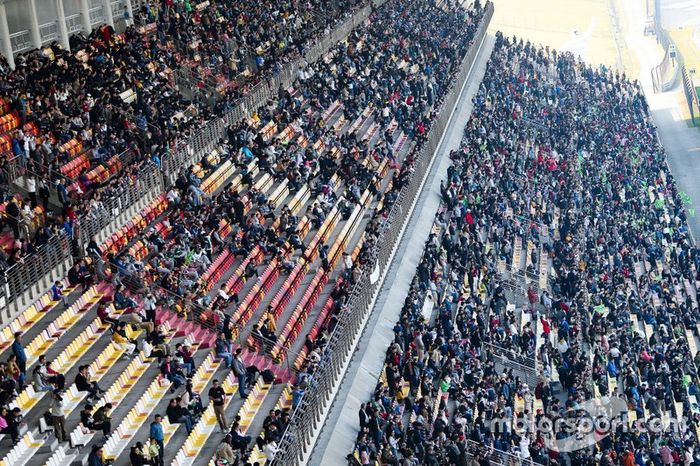 Espectadores en Shanghai