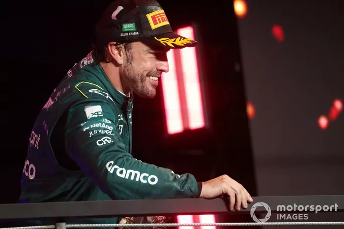 Podio: tercer lugar Fernando Alonso, Aston Martin F1 Team antes de ser sancionado 