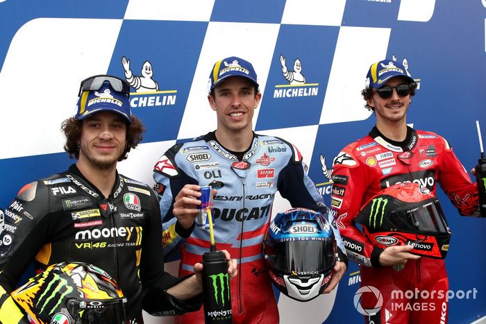 Piloto de la pole position, Alex Marquez, Gresini Racing, 2º, Marco Bezzecchi, VR46 Racing Team, 3º, Francesco Bagnaia, Ducati Team