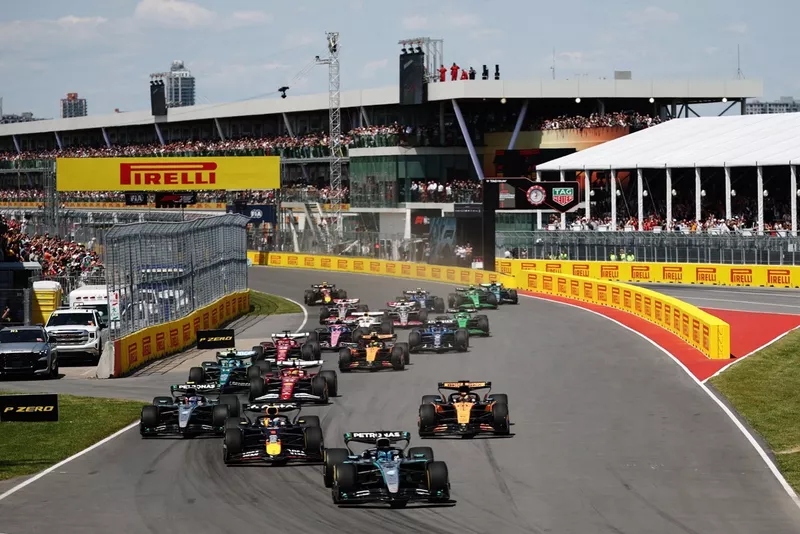Oscar Piastri, McLaren, Max Verstappen, Red Bull Racing, George Russell, Mercedes
