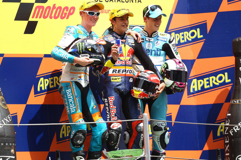 Le podium du GP de Catalogne 2010 de 125cc : Marc Márquez, Bradley Smith, Pol Espargaró