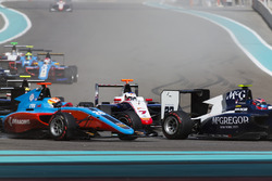 Алекс Палоу, Campos Racing, попереду Джуліано Алезі, Trident, і Арджуна Майні, Jenzer Motorsport