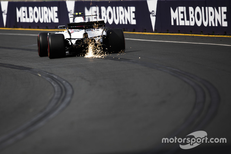 Lance Stroll, Williams FW40, mit Funkenflug