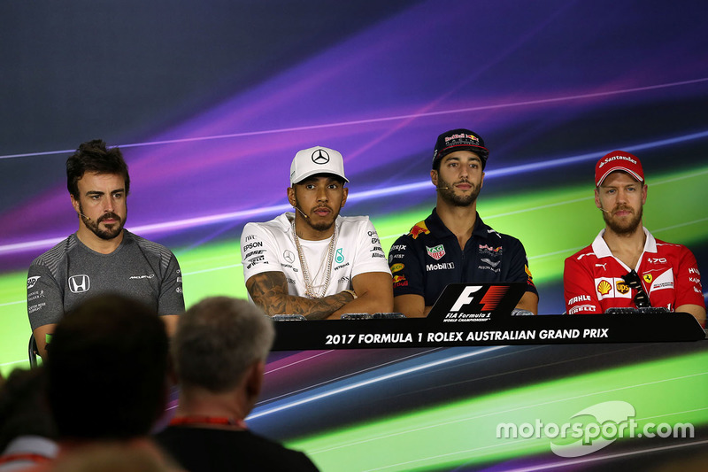 Lewis Hamilton, Mercedes AMG F1, Daniel Ricciardo, Red Bull Racing, Sebastian Vettel, Ferrari, et Fernando Alonso, McLaren