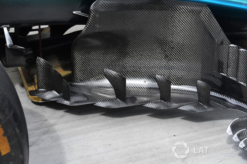 Mercedes-Benz F1 W08 Hybrid barge board detail