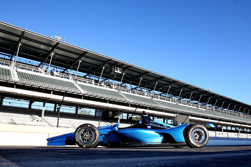 Машина IndyCar 2018 року із двигуном Chevrolet