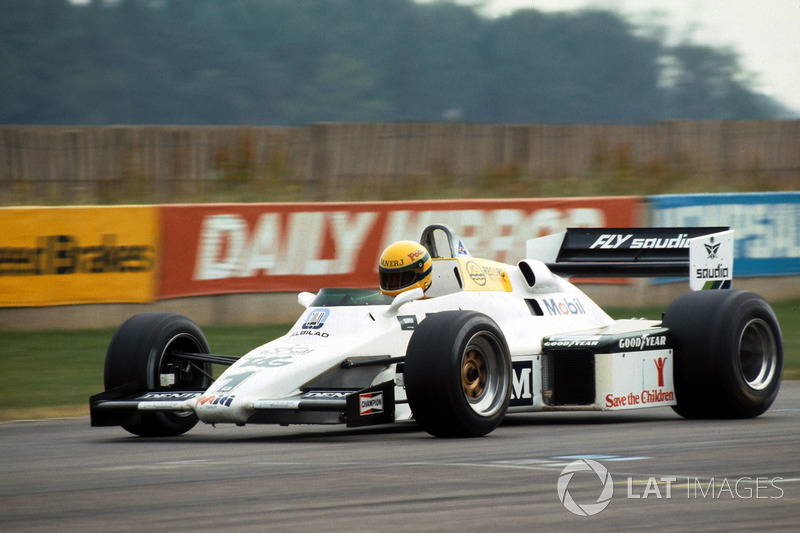 Ayrton Senna prueba el  Williams FW08C por primera vez