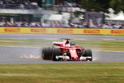 Прокол: Себастьян Феттель, Ferrari SF70H