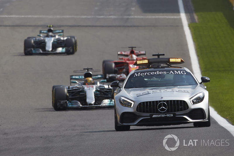 Автомобіль безпеки, Льюіс Хемілтон, Mercedes AMG F1 W08, Себастьян Феттель, Ferrari SF70H, Валттері Боттас, Mercedes AMG F1 W08