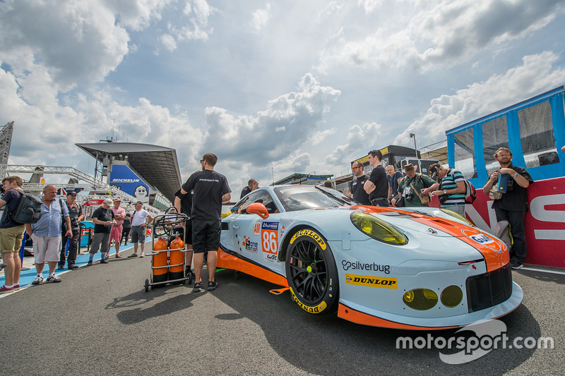 #86 Gulf Racing Porsche 911 RSR