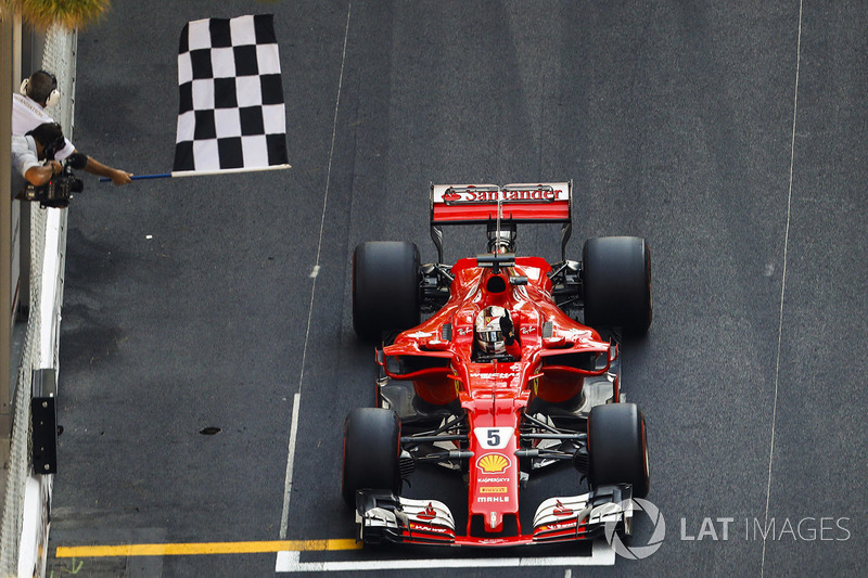 Le vainqueur Sebastian Vettel, Ferrari