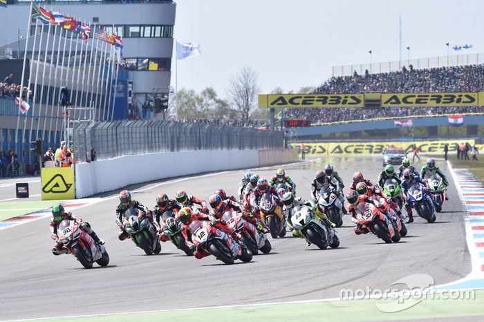 Arrancada: Xavi Fores, Barni Racing Team líder