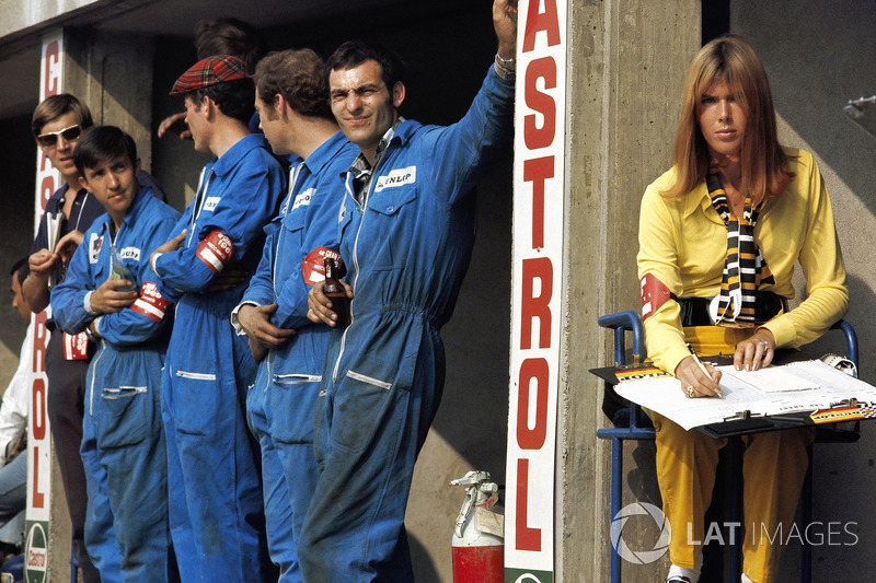 Mecánicos de Marta y Helen esposa de Jackie Stewart