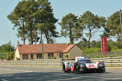 #2 Porsche Team Porsche 919 Hybrid: Тімо Бернхард, Ерл Бамбер, Брендон Хартлі