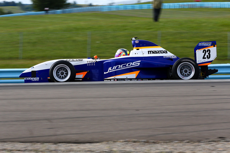 Ainda em Glen, Victor Franzoni venceu no circuito misto e garantiu o título da Pro Mazda, conseguindo uma bolsa que o possibilita participar da Indy Lights em 2018.