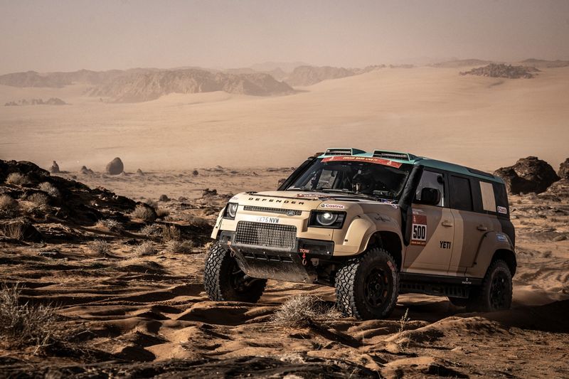 #500 Defender Rally, Defender D7X-R: Stéphane Peterhansel, Michael Metge 