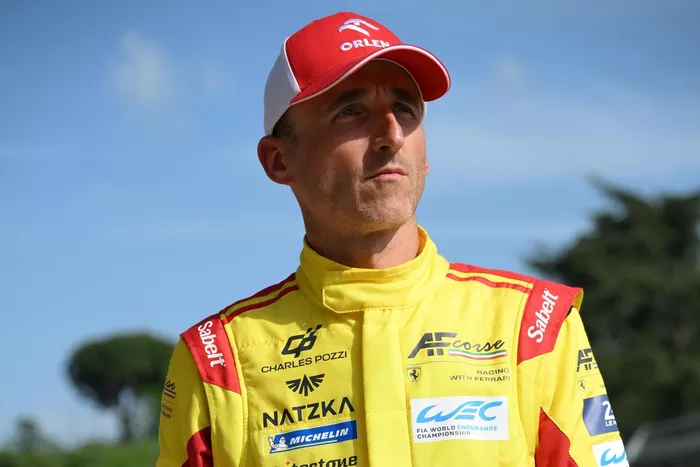 #83 AF Corse Ferrari 499P: Robert Kubica