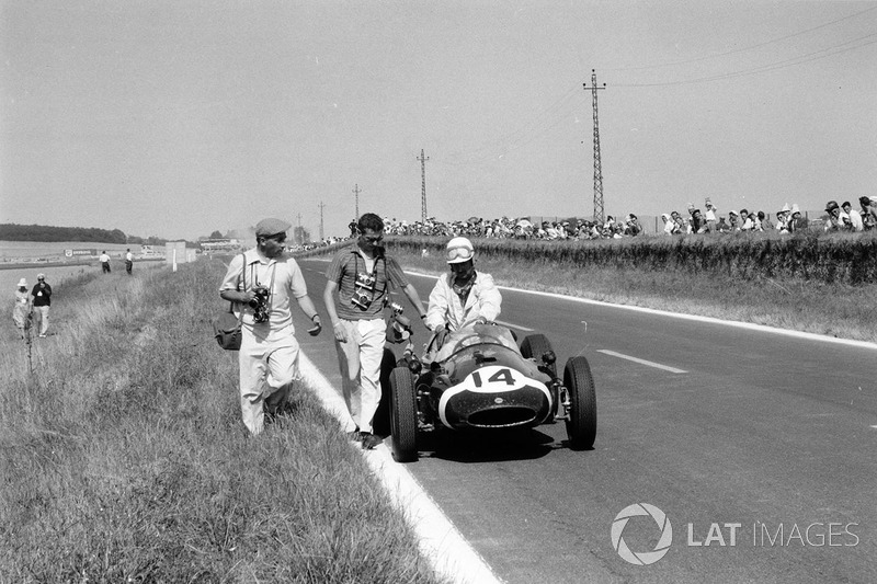 Maurice Trintignant, Cooper T51-Climax et le photographe Bernard Cahier