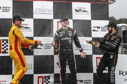 Ryan Hunter-Reay, Andretti Autosport Honda, Josef Newgarden, Team Penske Chevrolet, James Hinchcliffe, Schmidt Peterson Motorsports Honda, podium, champagne