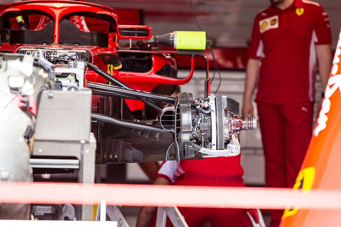 Freno delantero y llanta de la rueda del Ferrari SF71H
