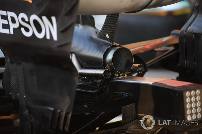 Mercedes-AMG F1 W09 exhaust