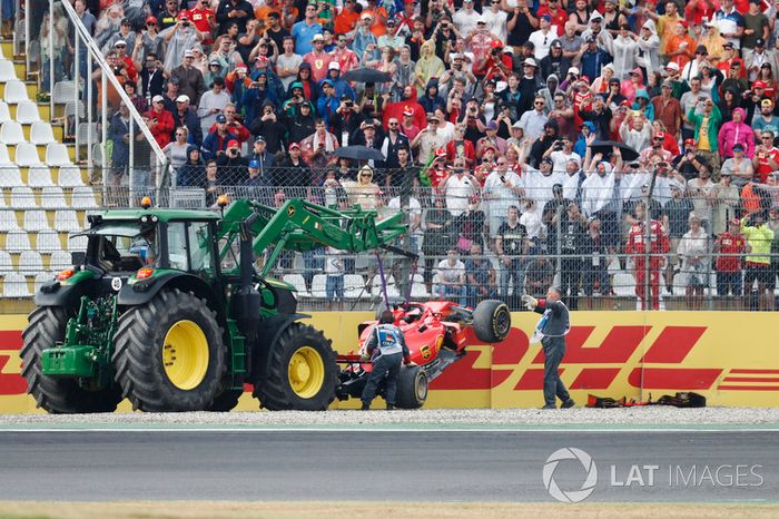 Sebastian Vettel; Ferrari SF71H choca cuando lideraba