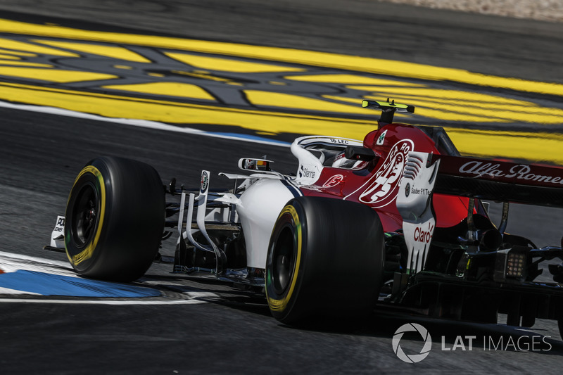 <img src="https://cdn-1.motorsport.com/static/custom/car-thumbs/F1_2018/TESTS/sauber.png" alt="" width="250" /> Sauber